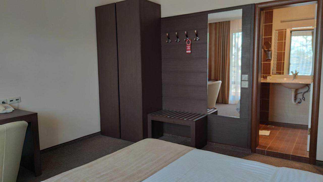 Spa Hotel Medicus ヴァルシェツ エクステリア 写真